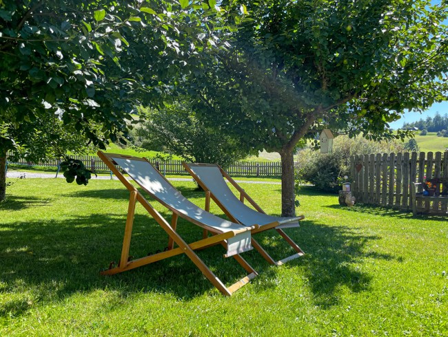 Liegestuhl im Garten